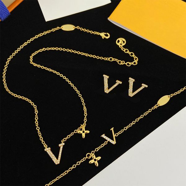 

women luxury necklace bracelet earrings 18k gold plated chain diamond letter clover pendant trendy vintage jewelry set, Black
