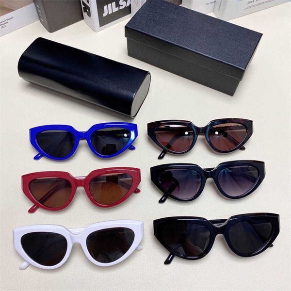

2023 new luxury designer family b's new plate oval sunglasses fashionable men's and women's ins popular online stars same sun, White;black
