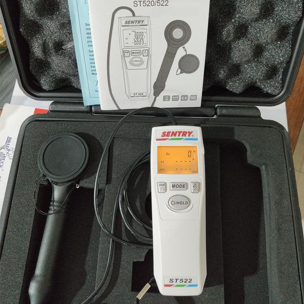 

newly chroma light meter st-522 color temperature illuminometer chroma meter temperature brightness led lamps color tester st522