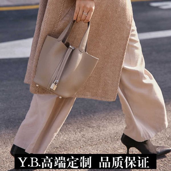 

9a brand real leather h ermes vegetable tote bags yb 2023 new home basket bag genuine portable water bucket wrap layer cowhide in have real