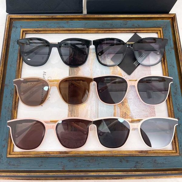 

2023 luxury designer sunglasses new box fashion for women 7216 rose powder plate advanced sensory sunglasses, White;black