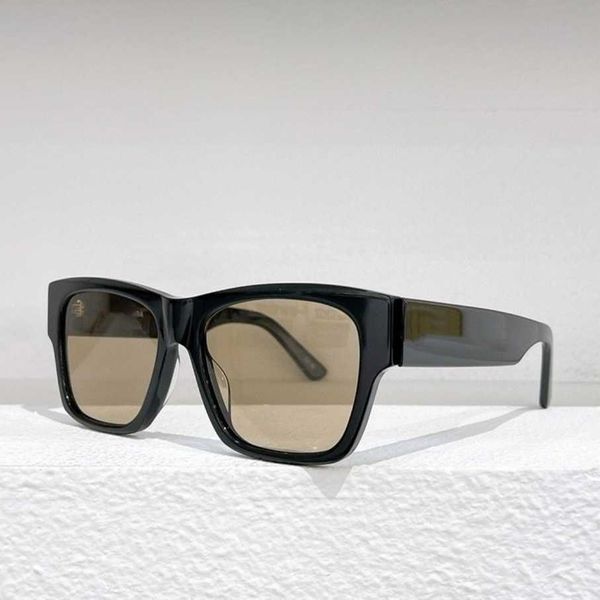 

2023 new luxury designer family b's new tiktok online celebrity personality japanese and women's versatile fashion sunglasses bb02, White;black