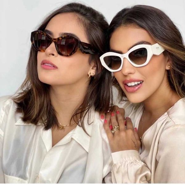 

2023 new luxury designer p family's new cat's eye for women in street pgraphy the same 07ys sunglasses are delivered with eyewear, White;black