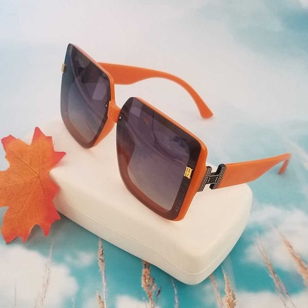 

2023 new luxury designer new xiaoma hd polarized personalized fashionable sunglasses 9136 in the live broadcast room, White;black