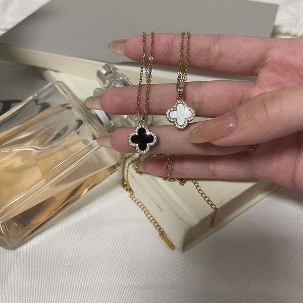 

four-leaf clover necklace women's luxury exquisite design small number of double-sided non fading wild red matching collarbone chain, Silver