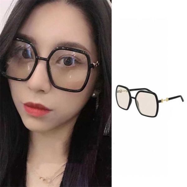 

new luxury designer 2023 new g family large frame horseshoe buckle sunglasses ins net red ni star same sunglasses gg0890, White;black