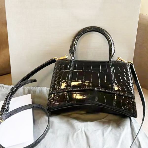 

metal letter hourglass crossbody clutch bags 2 size fashion women men handle bag with shoulder strap tote bag luxury designer genuine leathe