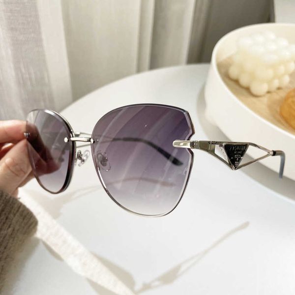 

2023 new luxury designer 2023p new women's bicolor gradient color frame plain face big sunglasses foreign style, White;black