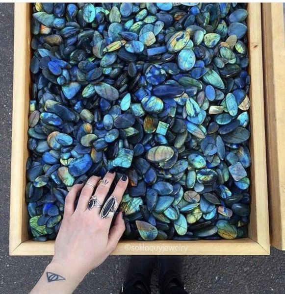 

20 pcs random natural colorful labradorite quartz crystal polish pendant healing8902894, Black