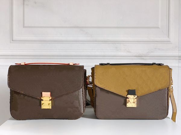 

2023 designer luxury shoulder bag can be worn cross-body with multiple practical pockets and compartments 40780