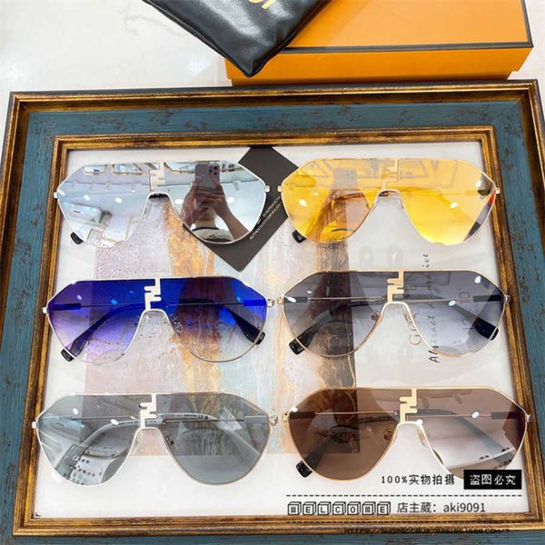 

2023 new luxury designer 23f home's new style goggles sunglasses wind ins net red metal sunglasses fe40080u, White;black
