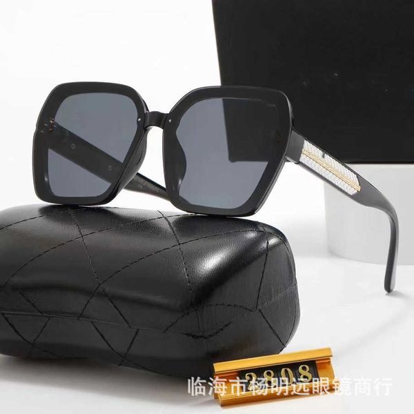 

2023 new luxury designer fashion box street p of men and women's popular on the internet large frame sunglasses eyewear trend, White;black