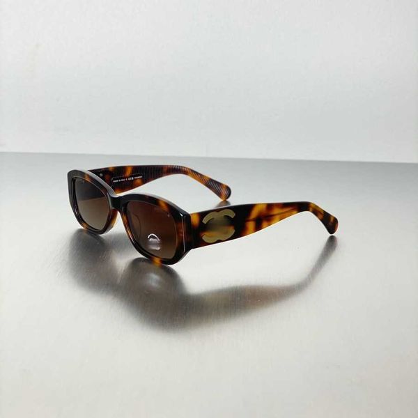 

2023 new luxury designer 23 new anti ultraviolet sunglasses women's thin sunglasses sun protection version plain face 5493 fashion, White;black