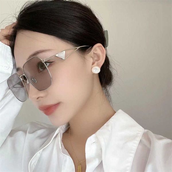 

2023 luxury designer new p's metal plain tinted sunglasses ins net red same triangle sunglasses spr28y, White;black
