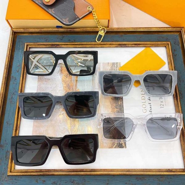 

2023 new luxury designer new female ins same street p plate box sunglasses fashion male z1579, White;black