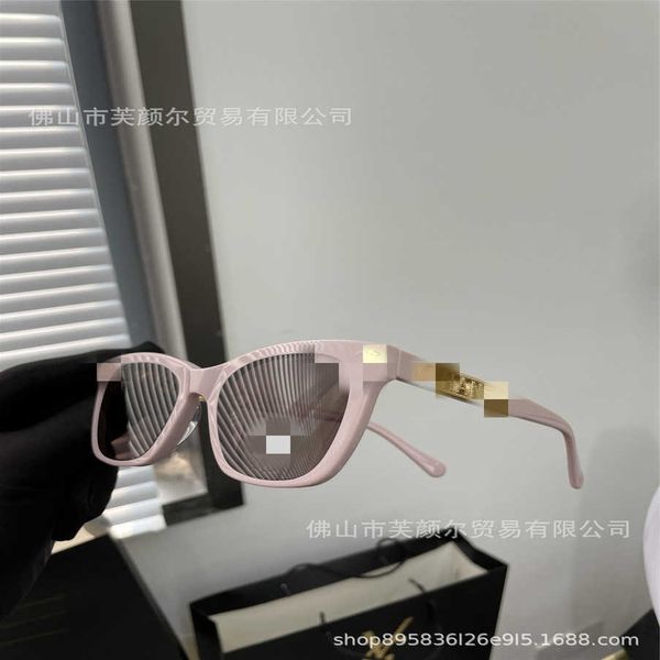 

2023 new luxury designer sunglasses star net red sheepskin knitted leg fashion box sunglasses women ch0774, White;black