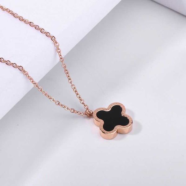 

black and white double-sided titanium steel four-leaf clover necklace for women versatile high grade rose gold colorfast jewelry simple clav, Silver