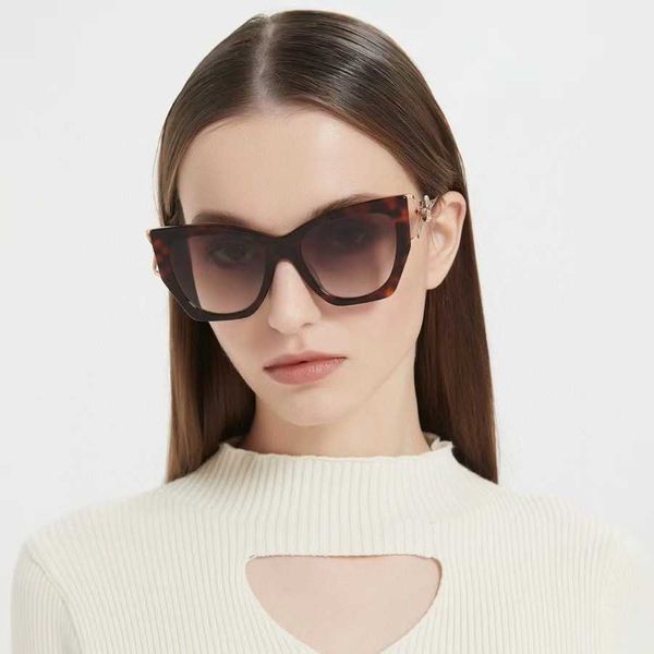 

2023 new luxury designer family g tiktok online celebrity personality japanese and women versatile fashion sunglasses gg0988s, White;black
