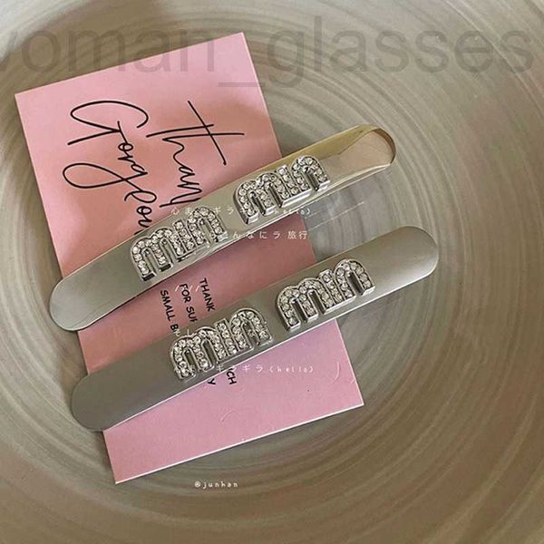 

hair clips & barrettes designer cold and indifferent texture, metallic temperament, curved water diamond letter duckbill clip, simple silver, Golden;silver