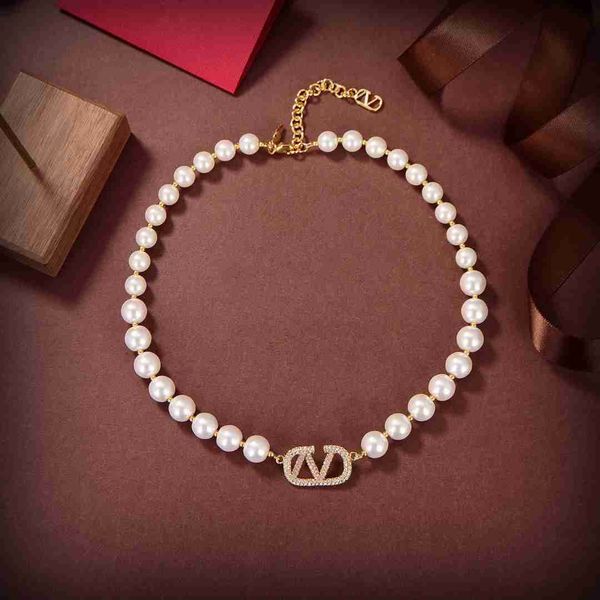 

woman brand pendant necklaces v letter designer pearl fashion luxury v metal jewelry hoop women trend necklaces jhj545, Silver