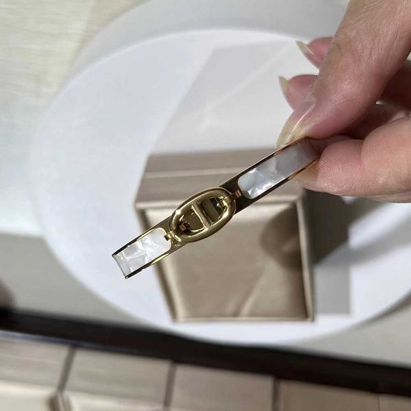 

fashion 2023 new h shell bangle bracelet for women and couples versatile charm designer bracelet 18k gold titanium steel luxury jewelry, Black