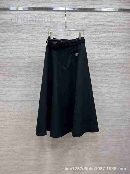

skirts designer spring/summer new classic triangle punctuation embellished large swing skirt half with waistpack design fashionable versatil, Black