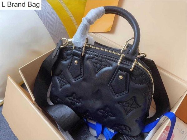 

2023 new 10a luxurys designer bag alma bb embroidered fashion womens shoulder bag chain messenger wrap leather handbag shell wallet womens c, Black