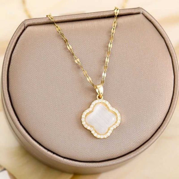 

the new zircon inlaid clover pendant titanium steel women's necklace is fashionable and versatile, Silver