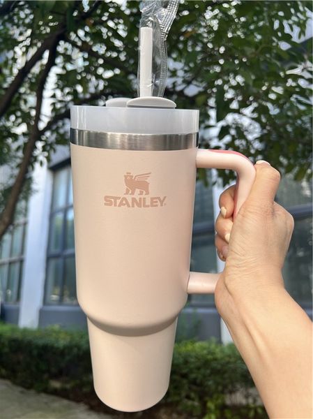 

40oz stanley adventure with 1:1 same logo tumblers quencher h2.0 flowstate large capacity travel cup stainless steel mugs vacuum insulated w
