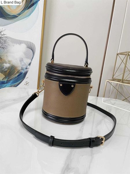 

2023 new 5a designers classic cannes women handbag designer shoulder bag cylinder makeup bag vanity bag xqjo, Black