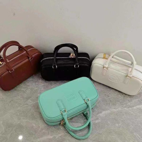 

designer bags miui tote popular fashion large capacity commuter bag female 7v3n