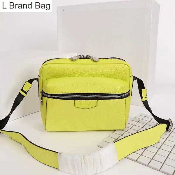 

2023 new 5a fashion 2023 new style leather 30233 genuine leather the details of the handmade edges are exquisite interior slot pocket man ba, Black