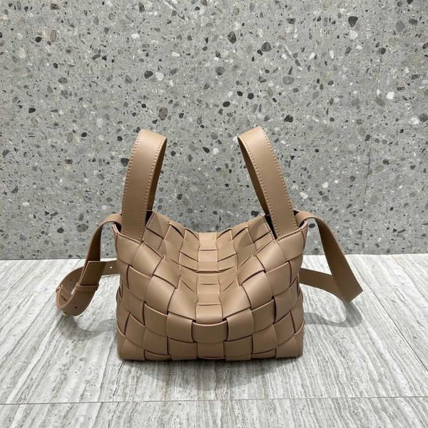 

abottegas vneta jodie mini teen intrecciato designer tote handmade woven vegetable basket bag large capacity one shoulder handheld oblique s