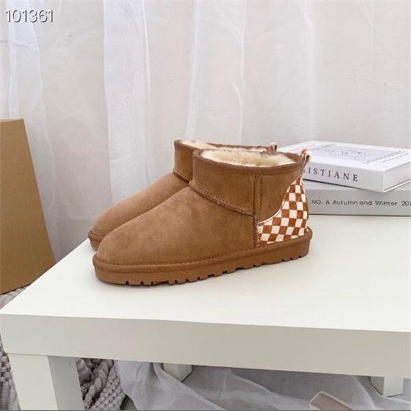 

fashion classics checkerboard mini short boots keep warm snow boots women's new winter sheep fur integrated plus fleece thick cotton sh, Black
