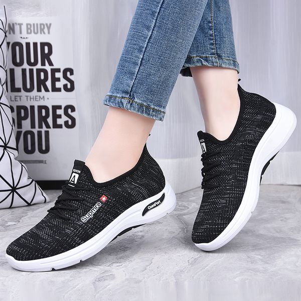 

women running shoes triple black pink white grey designer woman platform sneakers outdoor womens lace-up ladies trainers outdoor walking loa