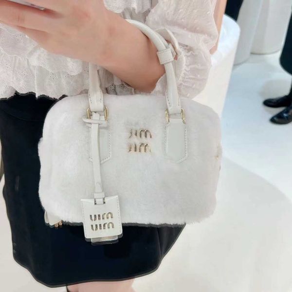 

designer bags miui tote plush handbag boston bag crossbody bag small pillow bag women's bag 7rl0