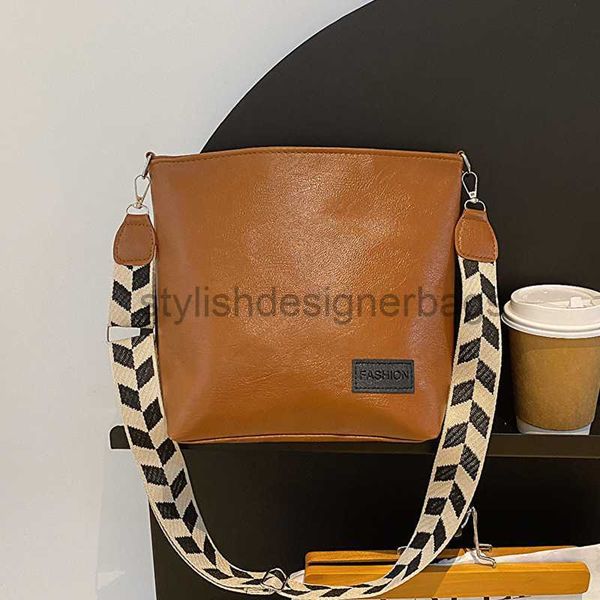 

spring korean edition for women 2023 new fashion and leisure broadband crossbody bag net red one fashionable water bucket bagstylishdesigner