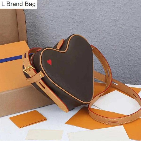 

2023 new 5a wallets hh boite chapeau souple womens designer mini bags red heart shape bag coin purse luxurious shoulder cross body small han, Black