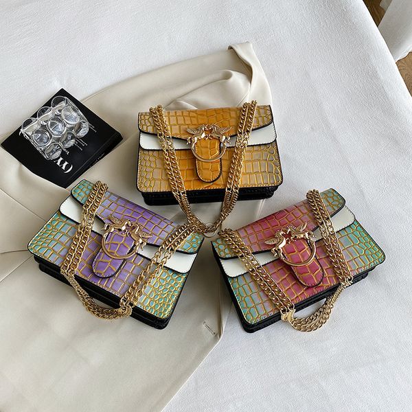 

Sales factory ladies shoulder bags 3 colors western-style gradient embossed handbag sweet metal buckle chain bag classic stone fashion handbags 4138#, Pink