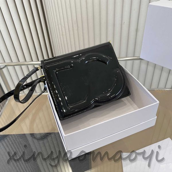

classic and elegant, patent leather fabric, designer luxury bag high-quality version, shoulder bag crossbody bag 104356