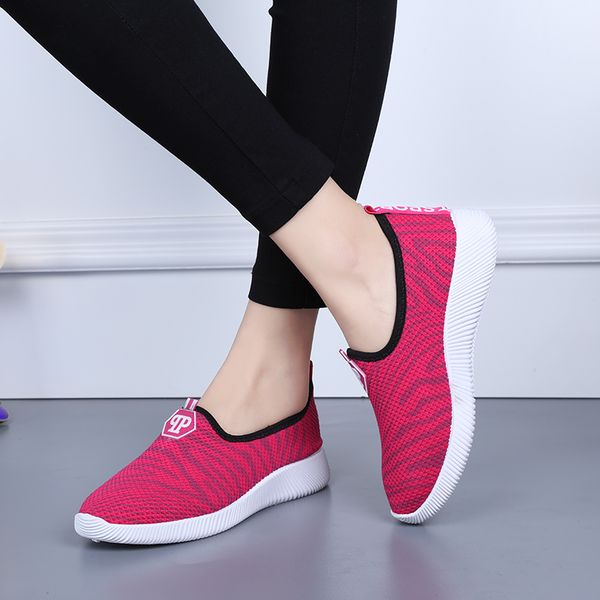 

outdoor sports womens running shoes fashion women ladies flat loafers classic black white triple red pink platform sneakers women trainers