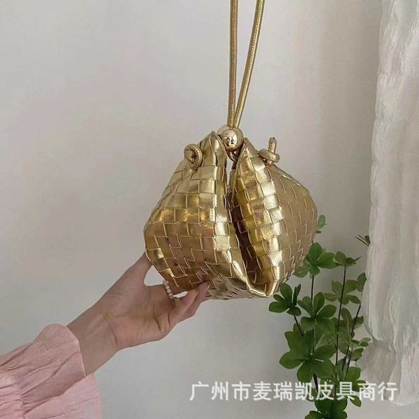 

handwoven women's bag casual and simple single shoulder underarm bag with metal fabric bag