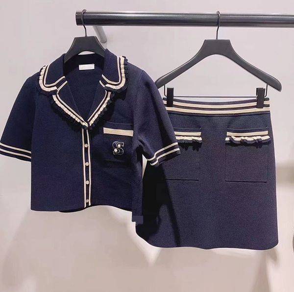 

s family 2023 early autumn new san * dro small fragrance wind knitted two piece set with contrast embroidery academy style half skirt, Black;gray