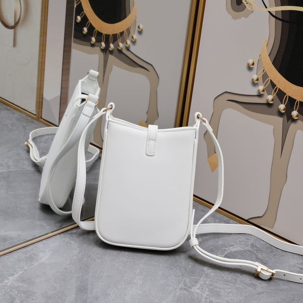 

2023 designer luxury shoulder bag design delicate compact easy concave shape minimalist shape and metal buckle open and close design 1996