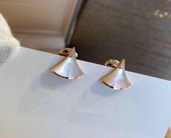 

v gold material stud earring with fan shape shell and diamond in white color women party engagement jewelry ps37303603332, Golden;silver