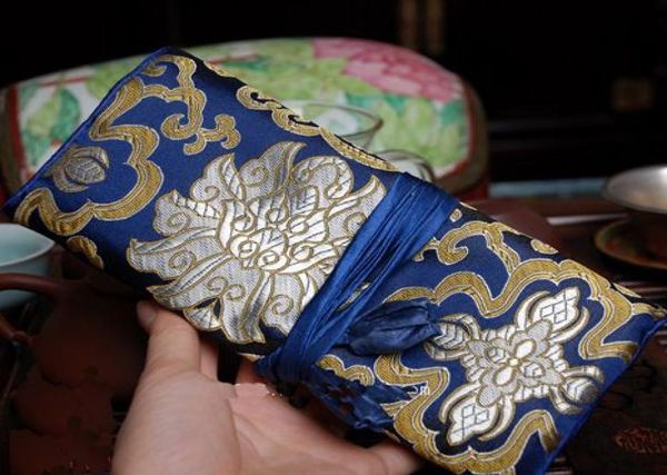 

pretty floral silk brocade jewelry roll travel case women drawstring makeup bag big luxury cosmetic storage bag pouch 30pcslot9111732, Pink;blue