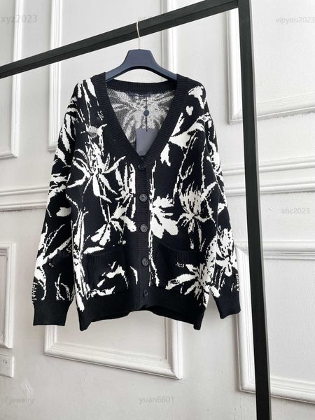 

designer women clothes girl sweater single breasted v-neck cardigan  classic black and white color scheme knit july27