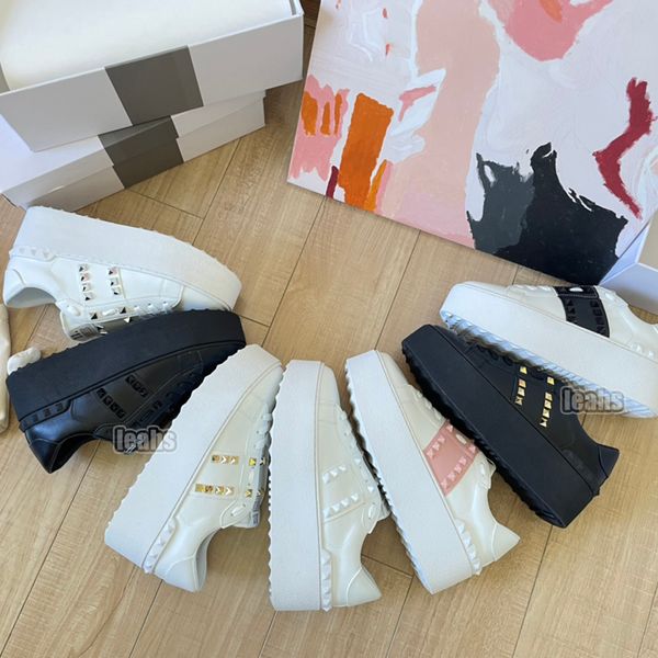 

run shoe luxurys designer shoe womens trainer des chaussures rockstud untitled white platinum-finish stud mens trainer shoes outdoor shoe le, Black