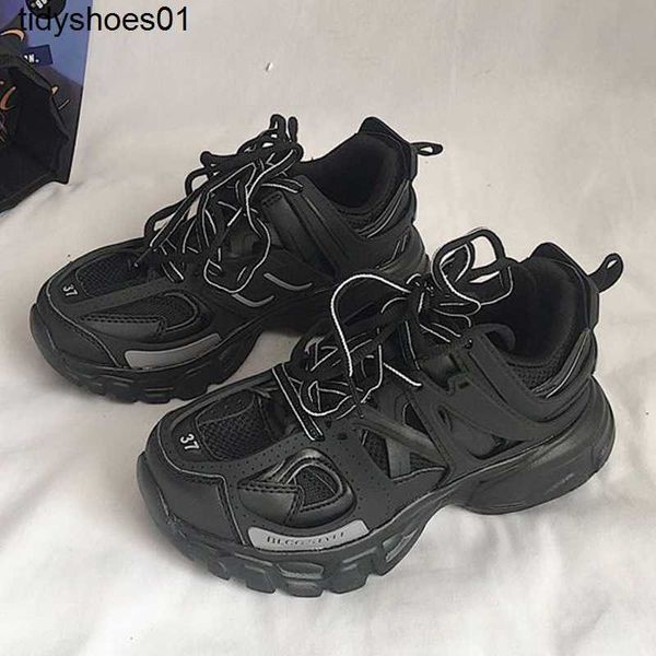

luxury designer balenciga track and field 3.0 sneakers man platform casual shoes white black net nylon printed leather sports shoes triple s
