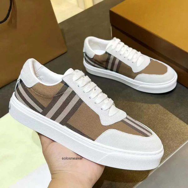 

vintage mouth burberies straw burbreries web casual classic shoes wave designer tiger sneaker print men trainer women lattice shoe style b2a